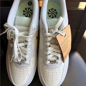 Nike White Low-Top Sneakers with Light Green Insoles